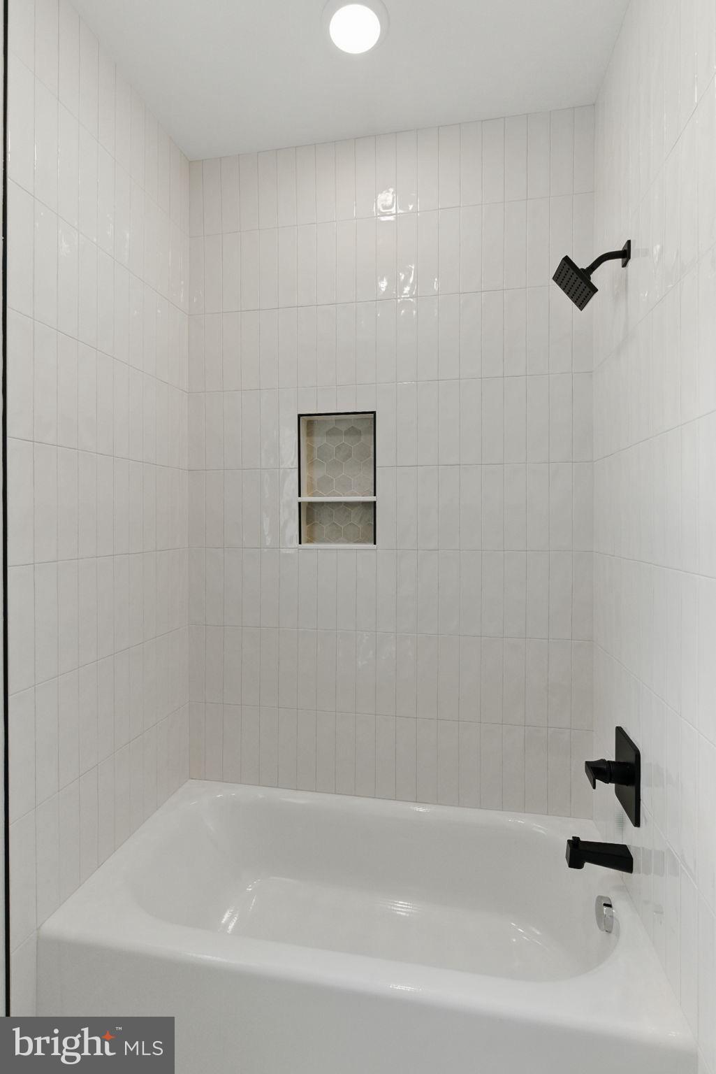 NOAH'S LANDING - Residential