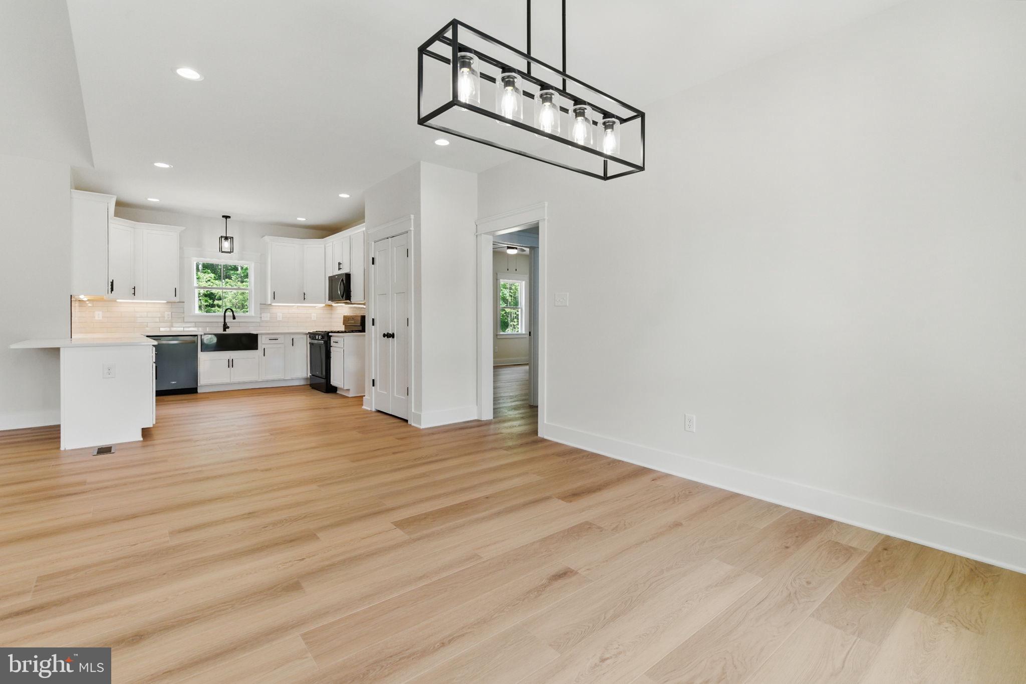 NOAH'S LANDING - Residential