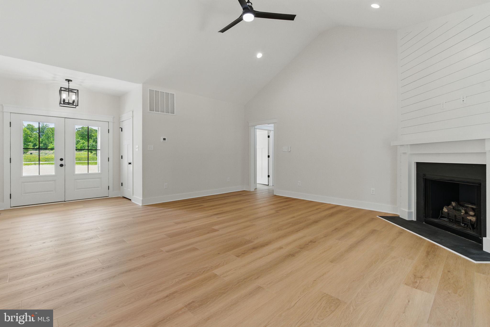 NOAH'S LANDING - Residential