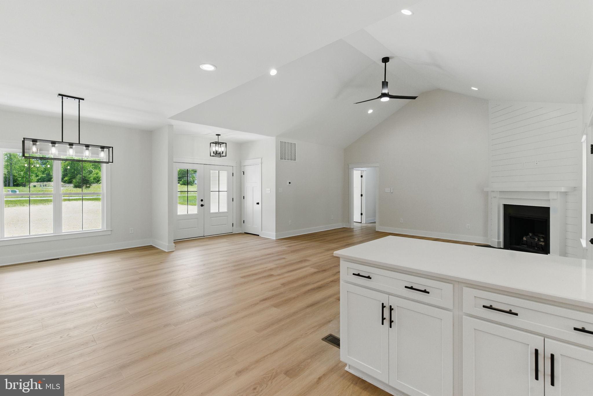 NOAH'S LANDING - Residential