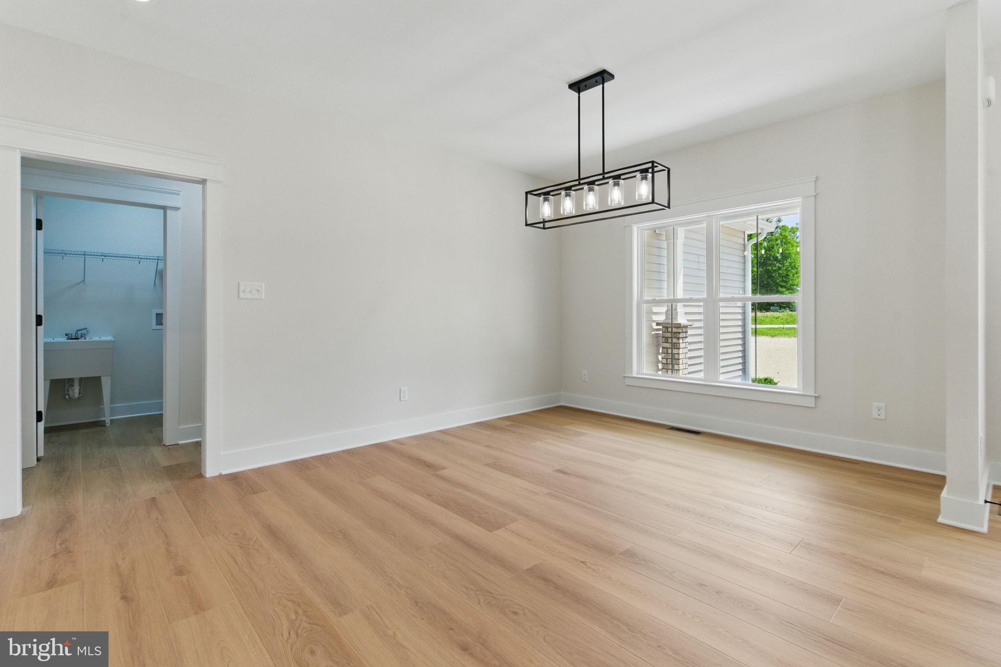 NOAH'S LANDING - Residential