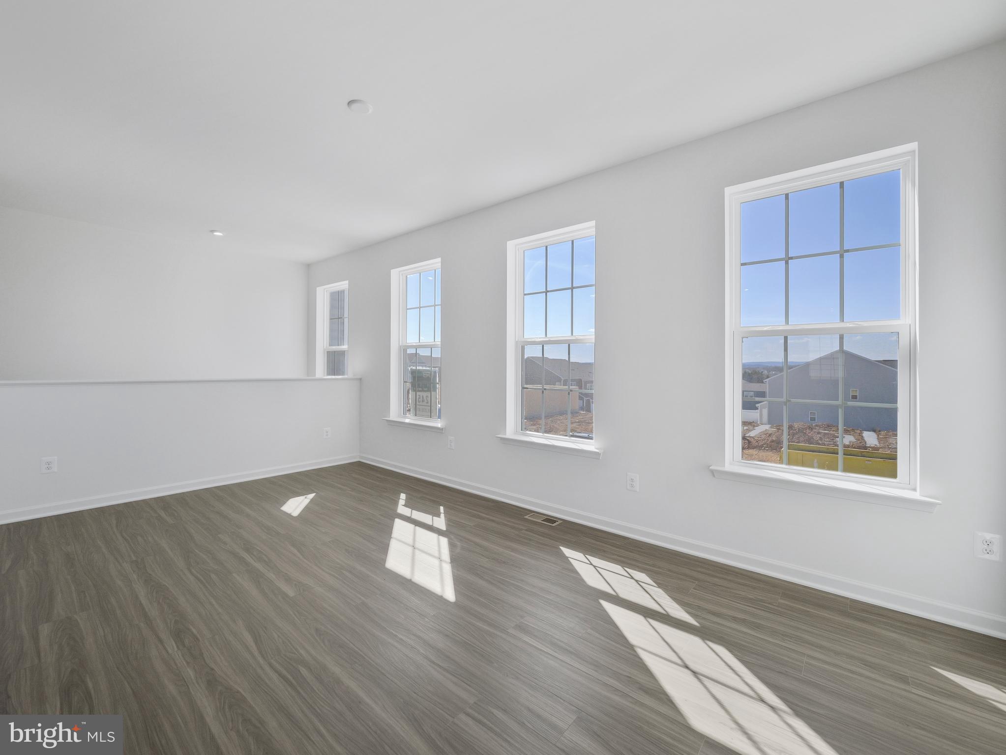 OVERLOOK AT RIVERSIDE TOWNHOMES - Residential Lease