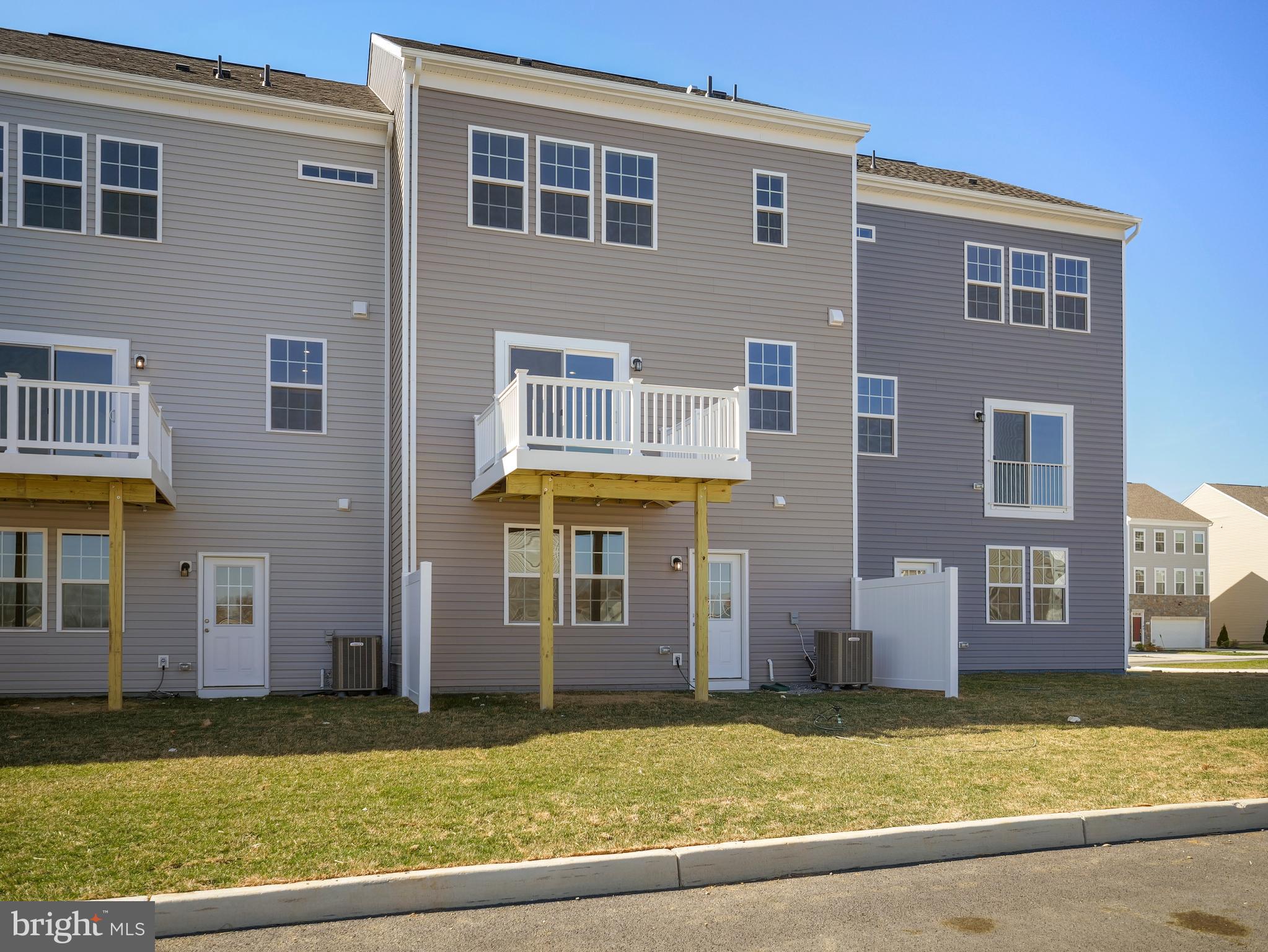 OVERLOOK AT RIVERSIDE TOWNHOMES - Residential Lease