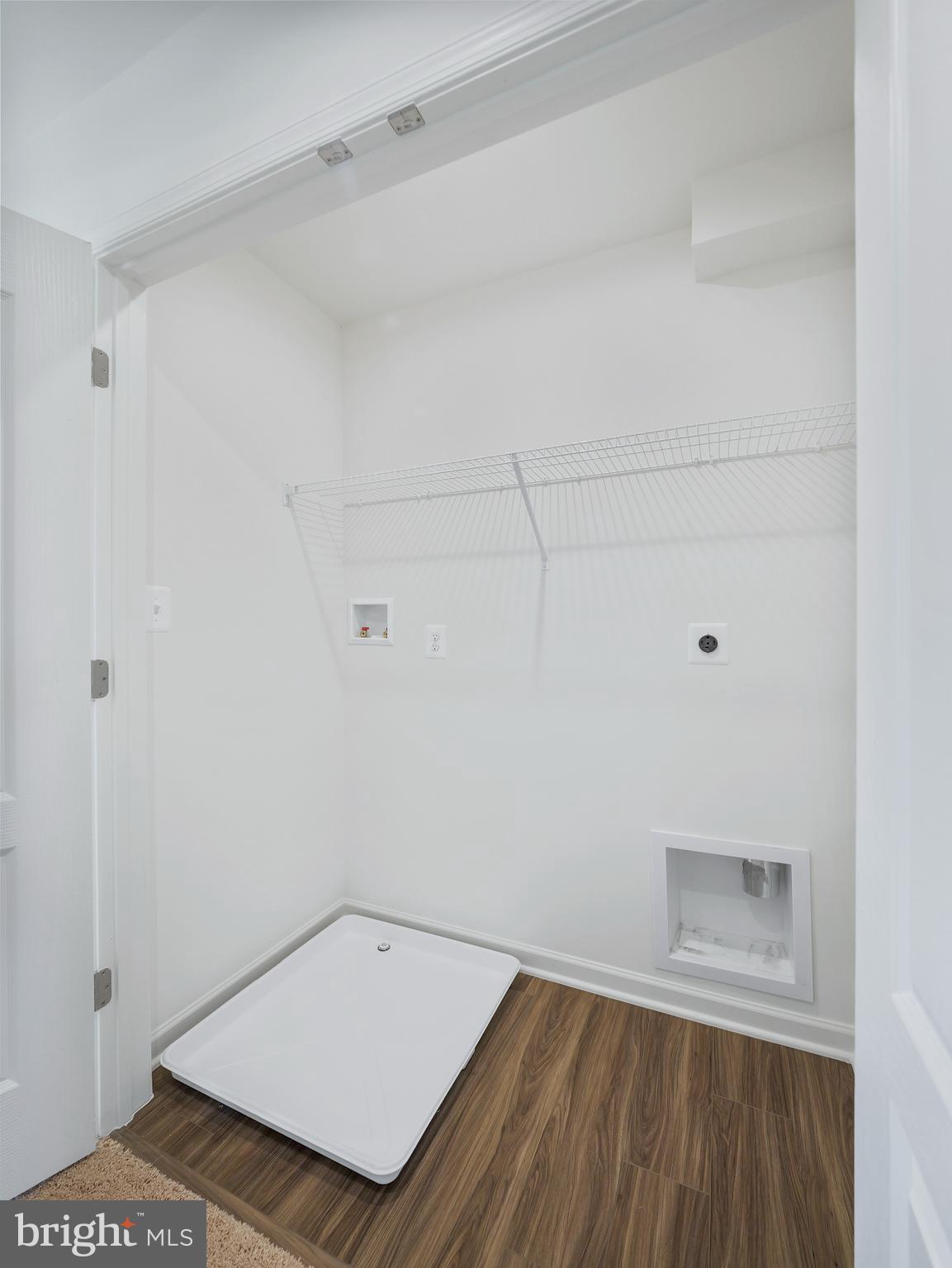 OVERLOOK AT RIVERSIDE TOWNHOMES - Residential Lease