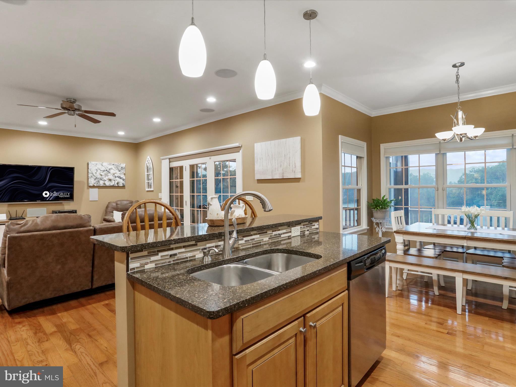 LAKEWOOD - Residential