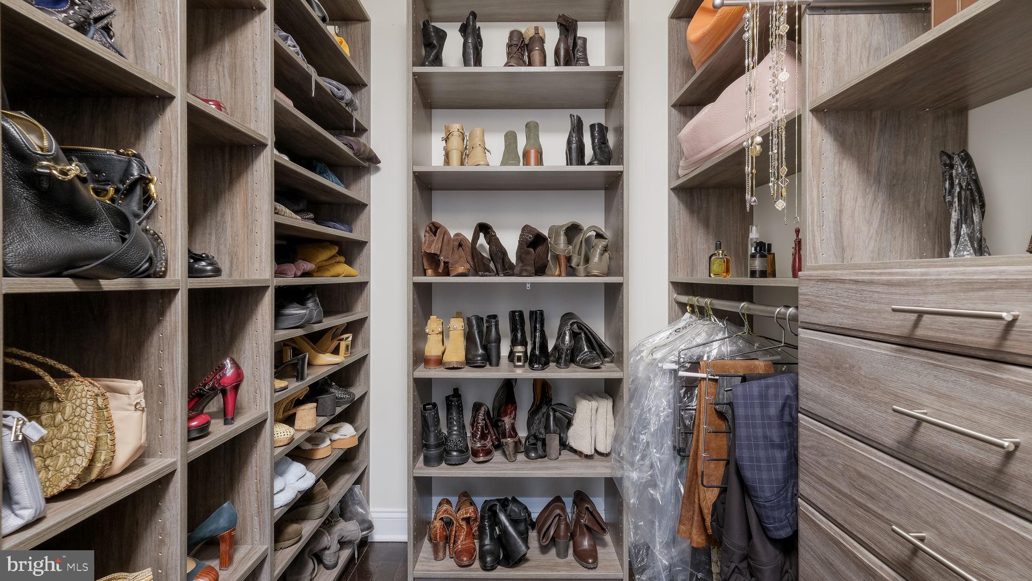 DOYLESTOWN WOODS - Residential