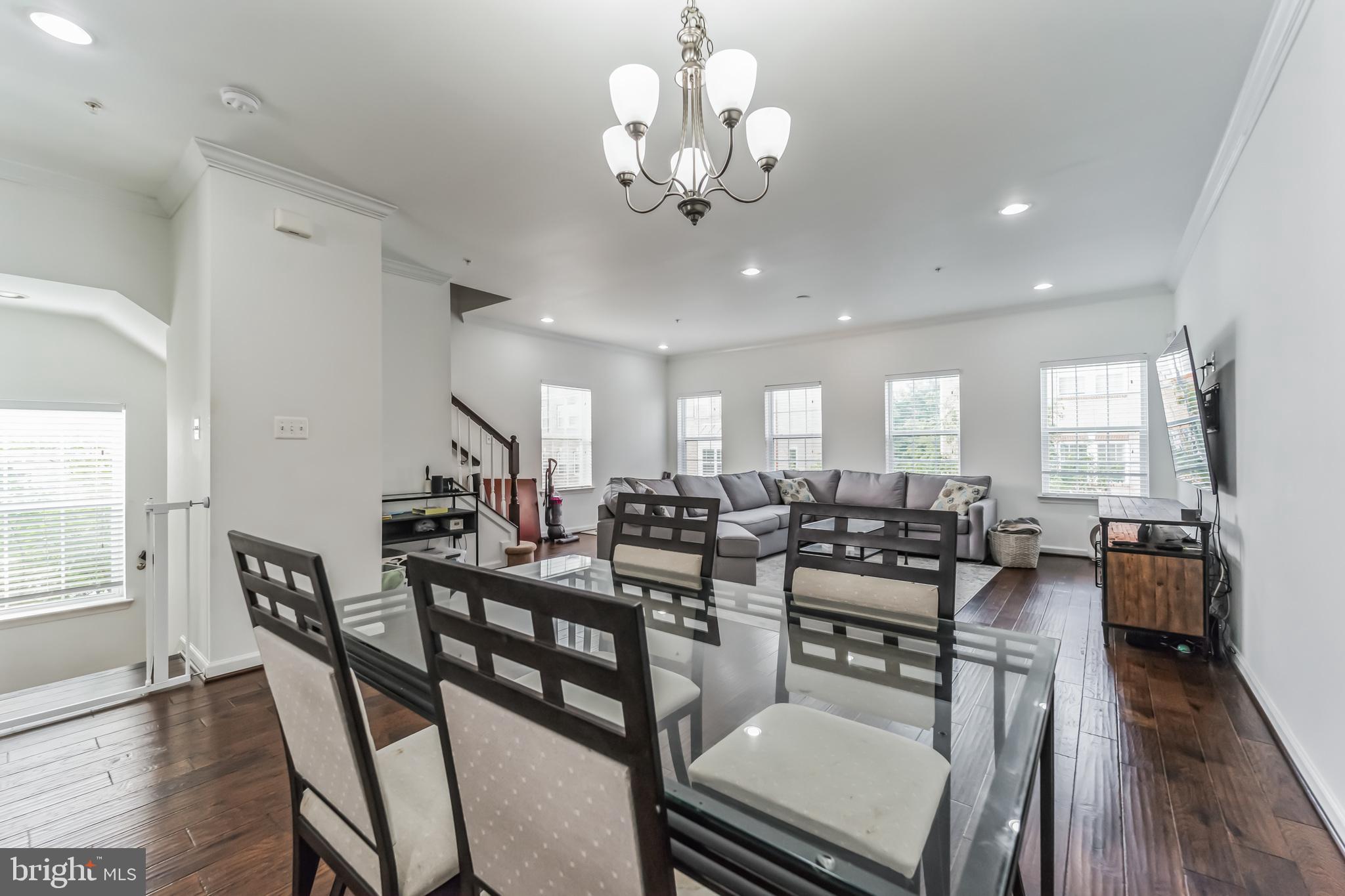 OXFORD SQUARE - Residential