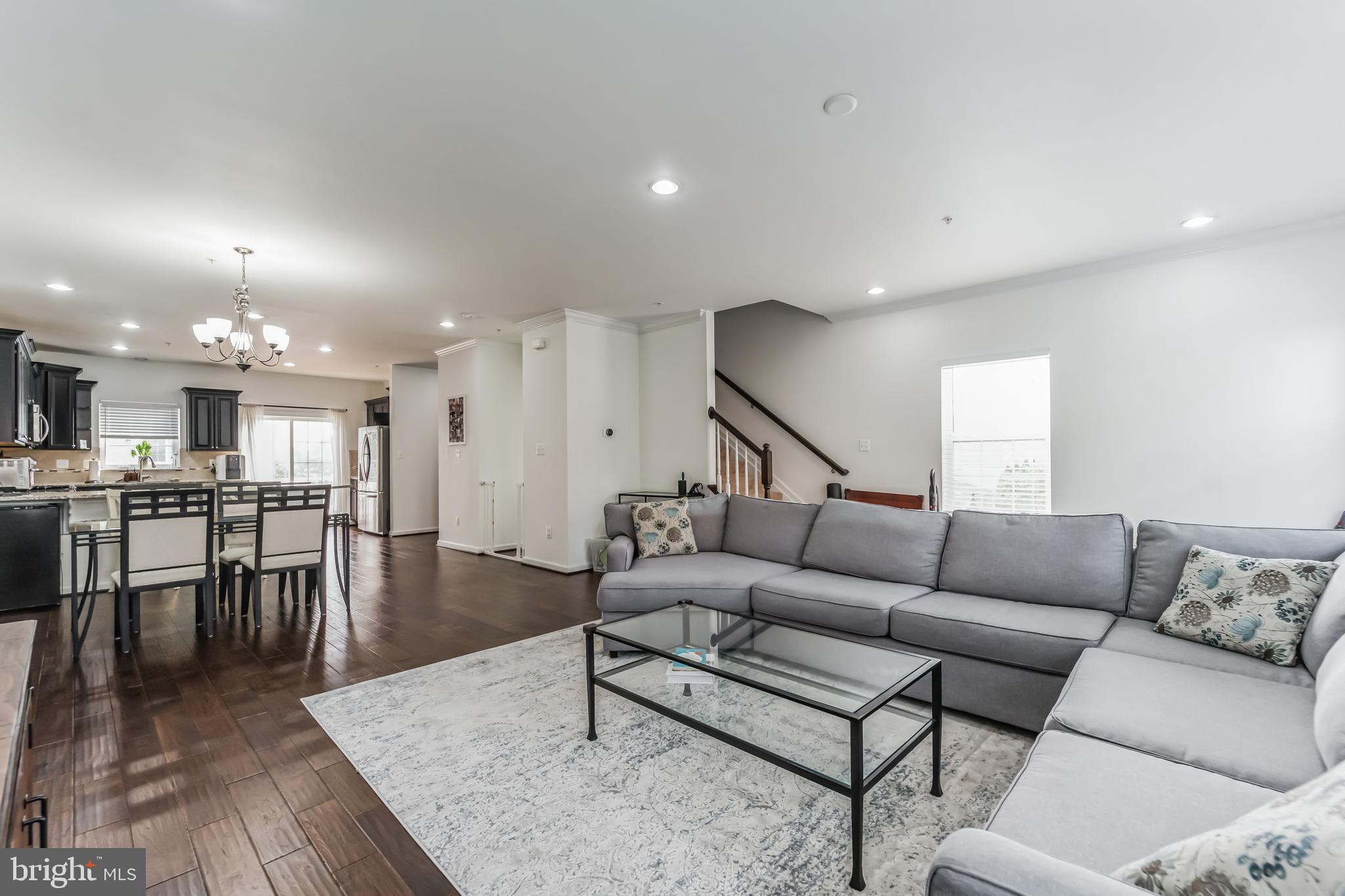 OXFORD SQUARE - Residential