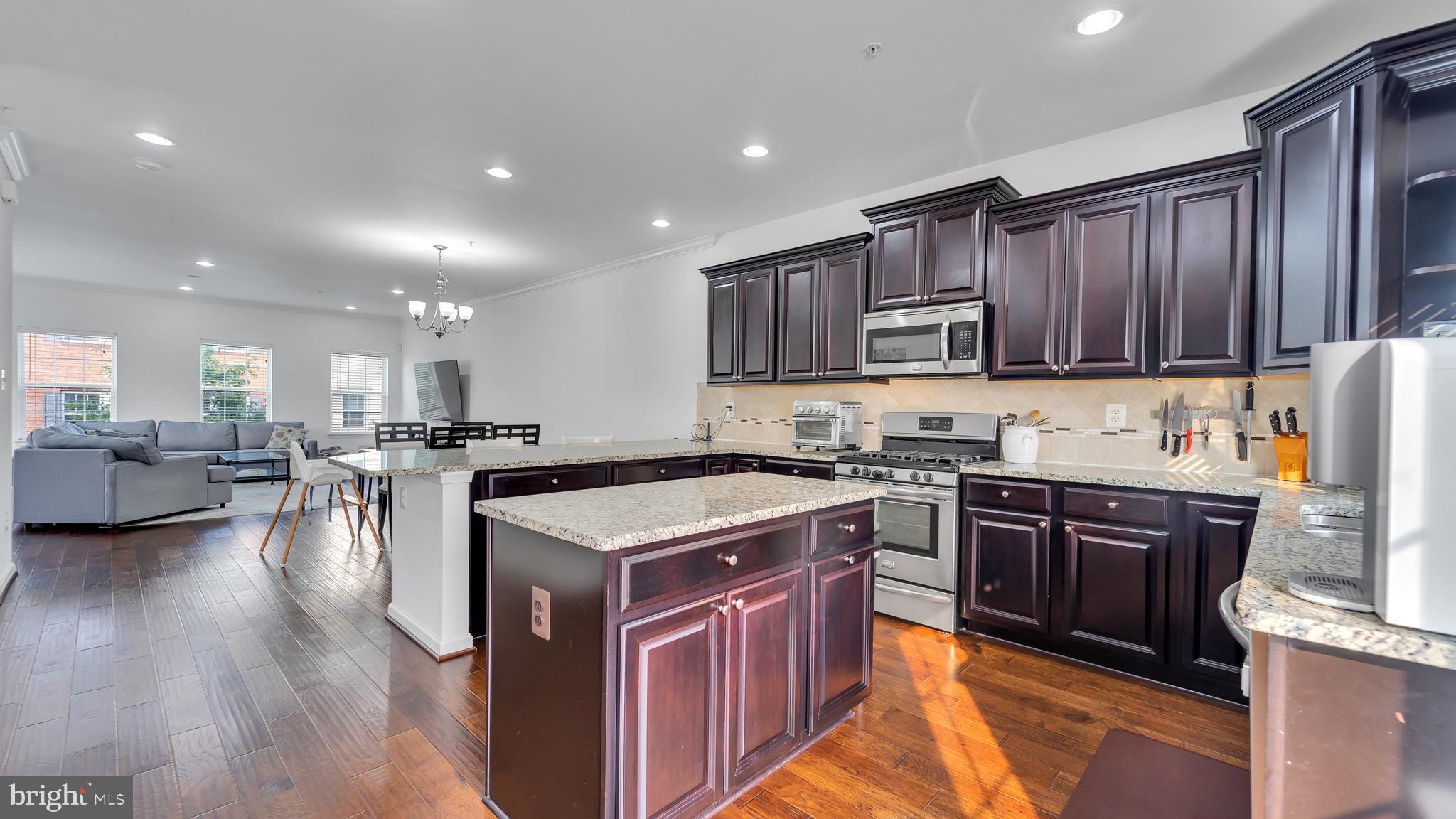 OXFORD SQUARE - Residential