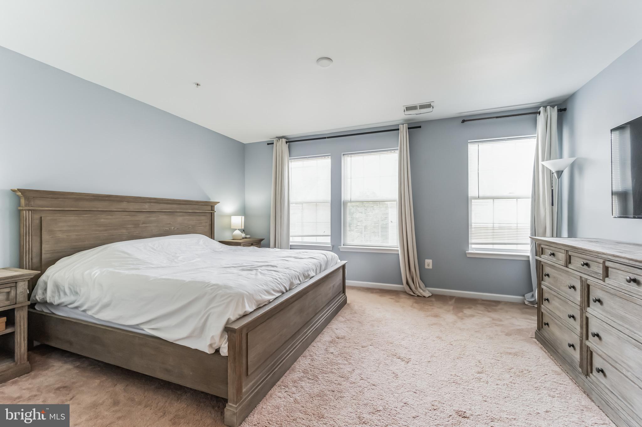 OXFORD SQUARE - Residential