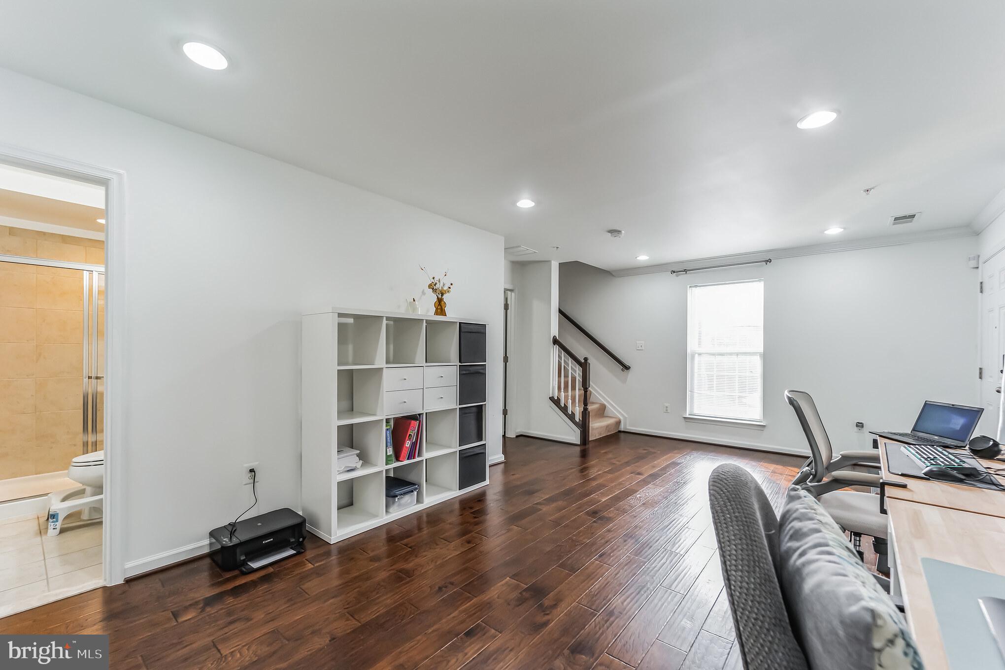 OXFORD SQUARE - Residential