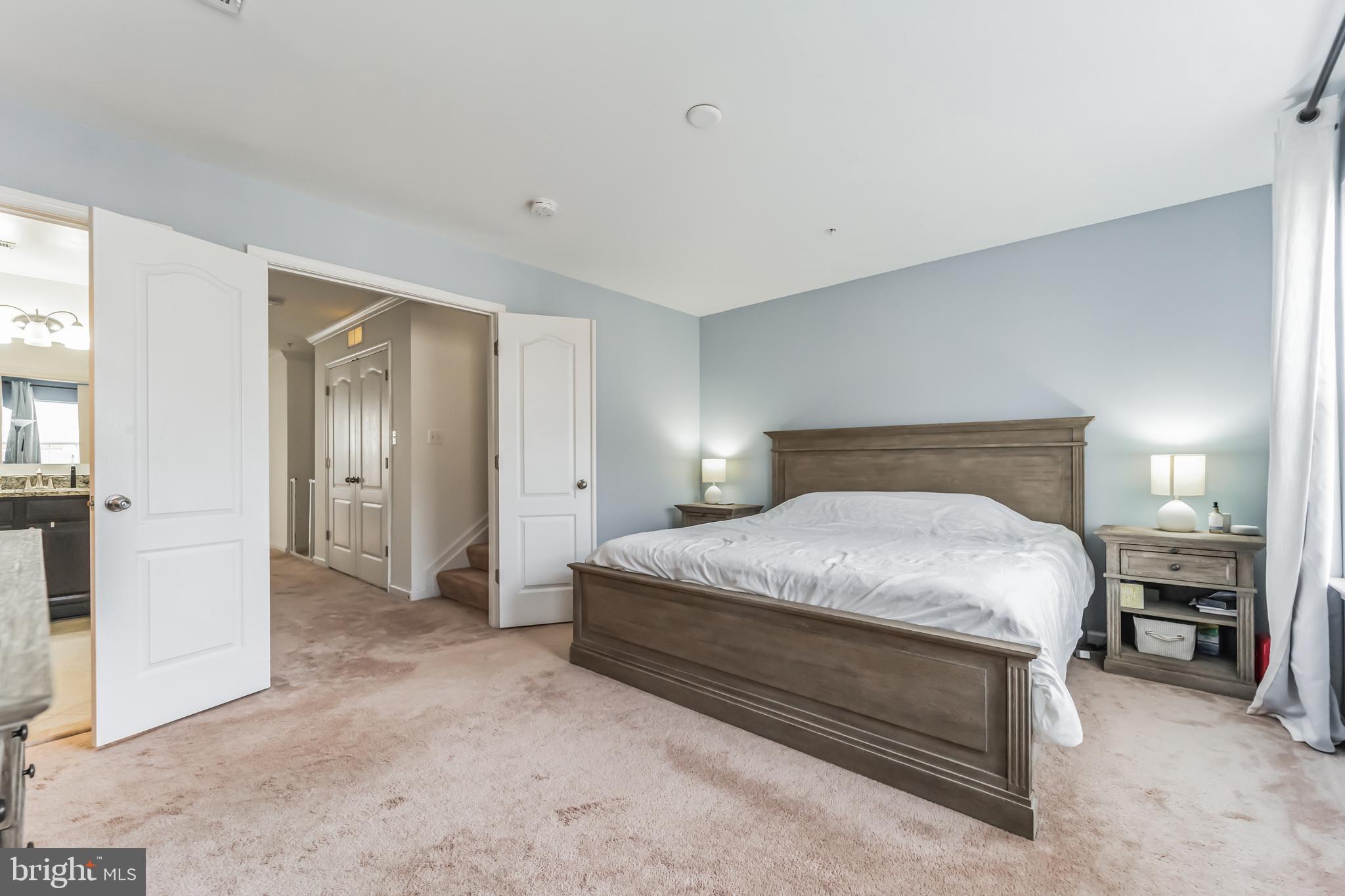 OXFORD SQUARE - Residential