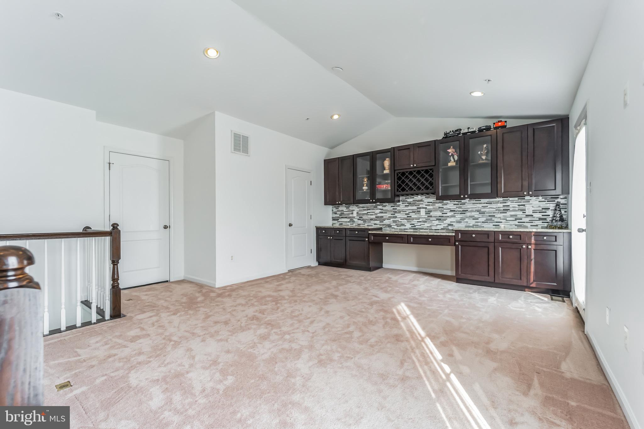 OXFORD SQUARE - Residential