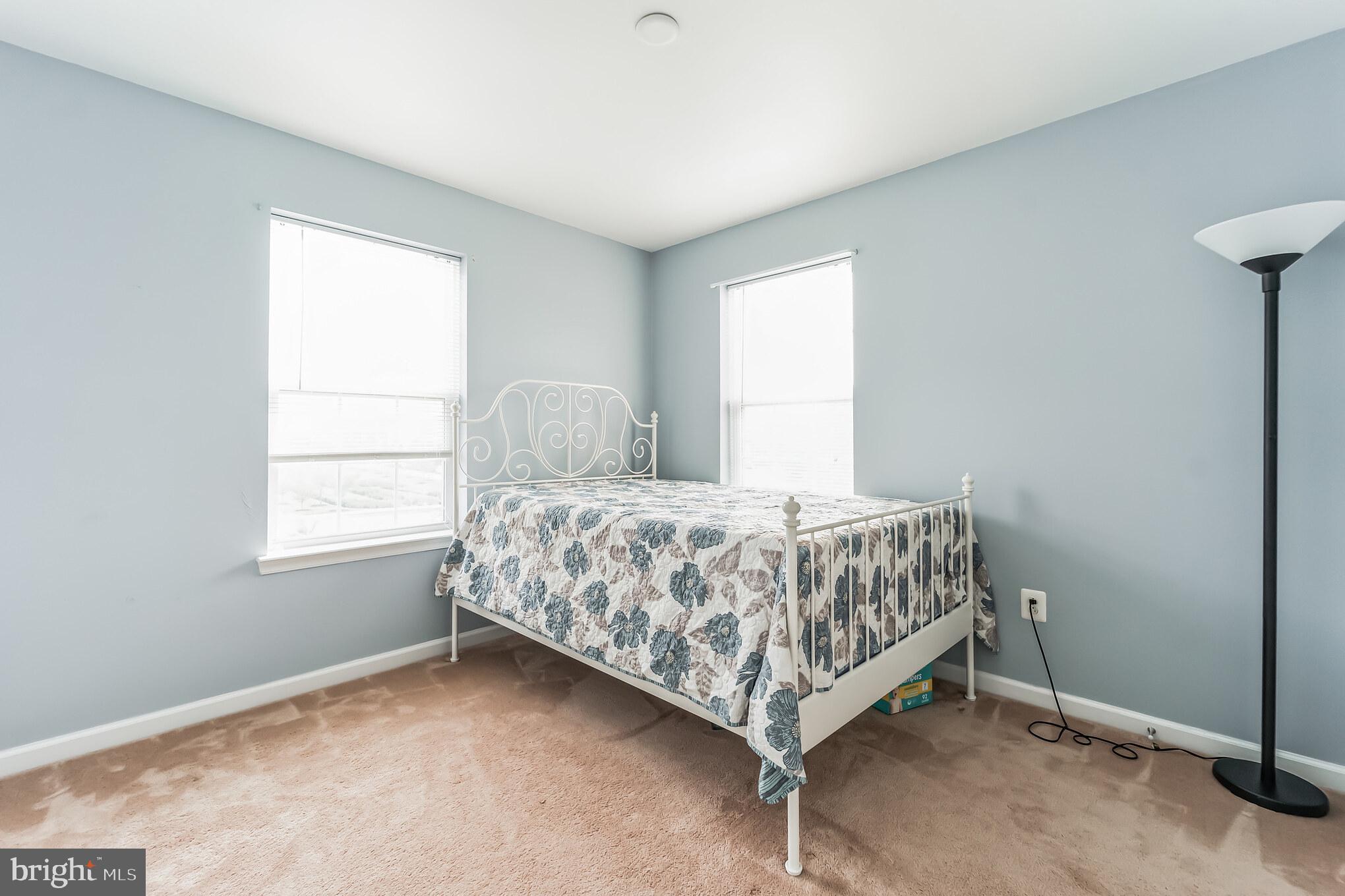 OXFORD SQUARE - Residential