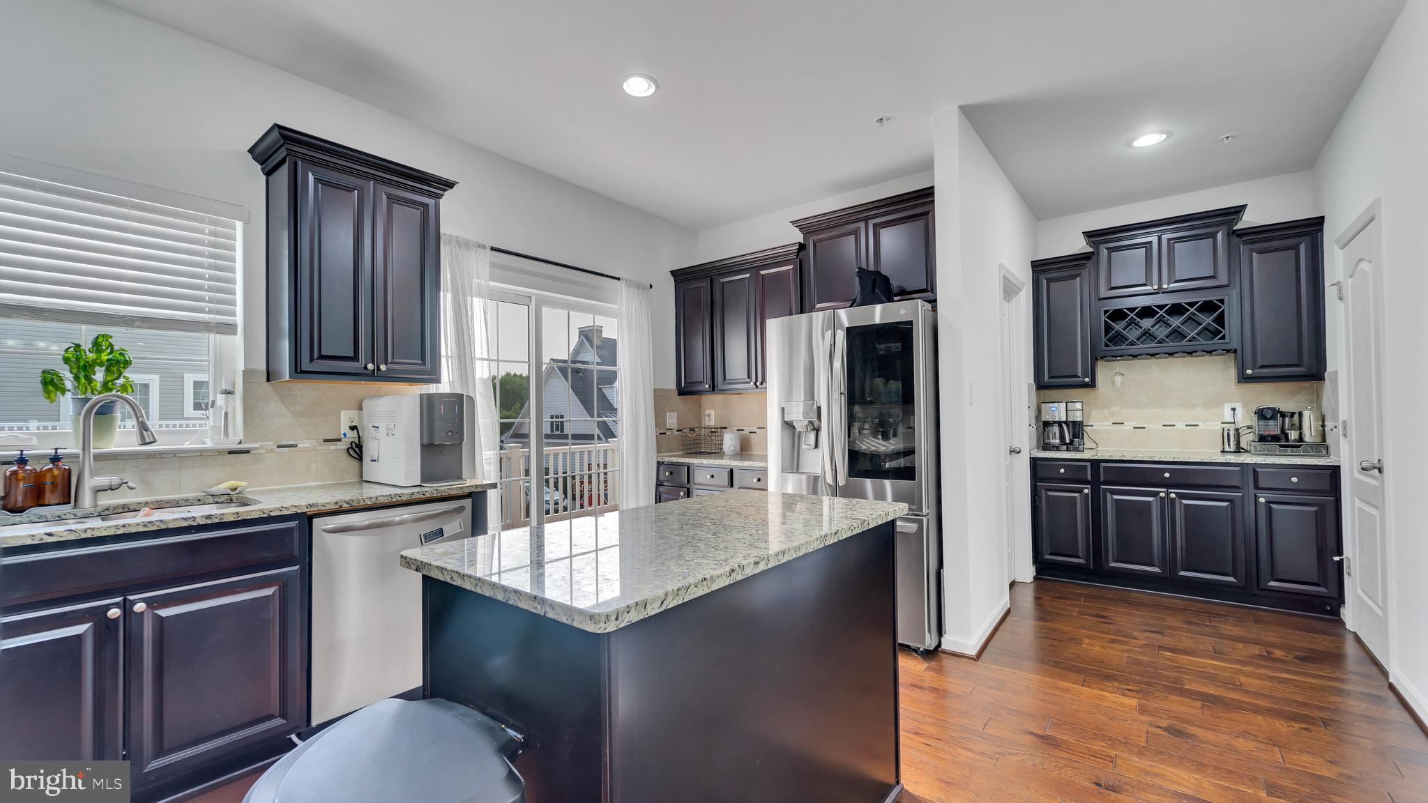 OXFORD SQUARE - Residential