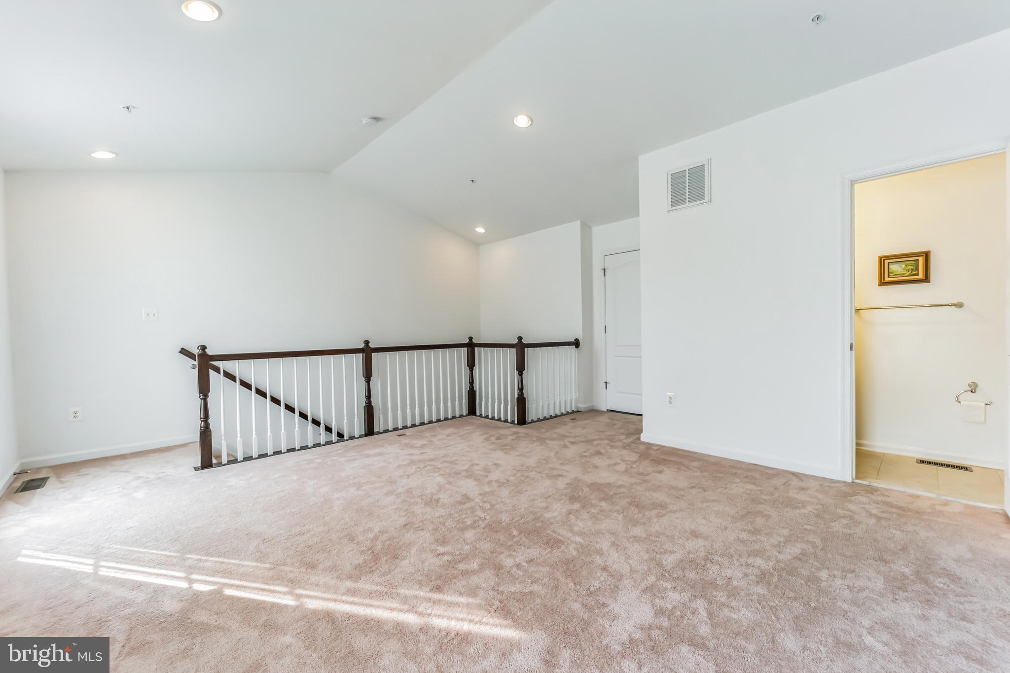 OXFORD SQUARE - Residential