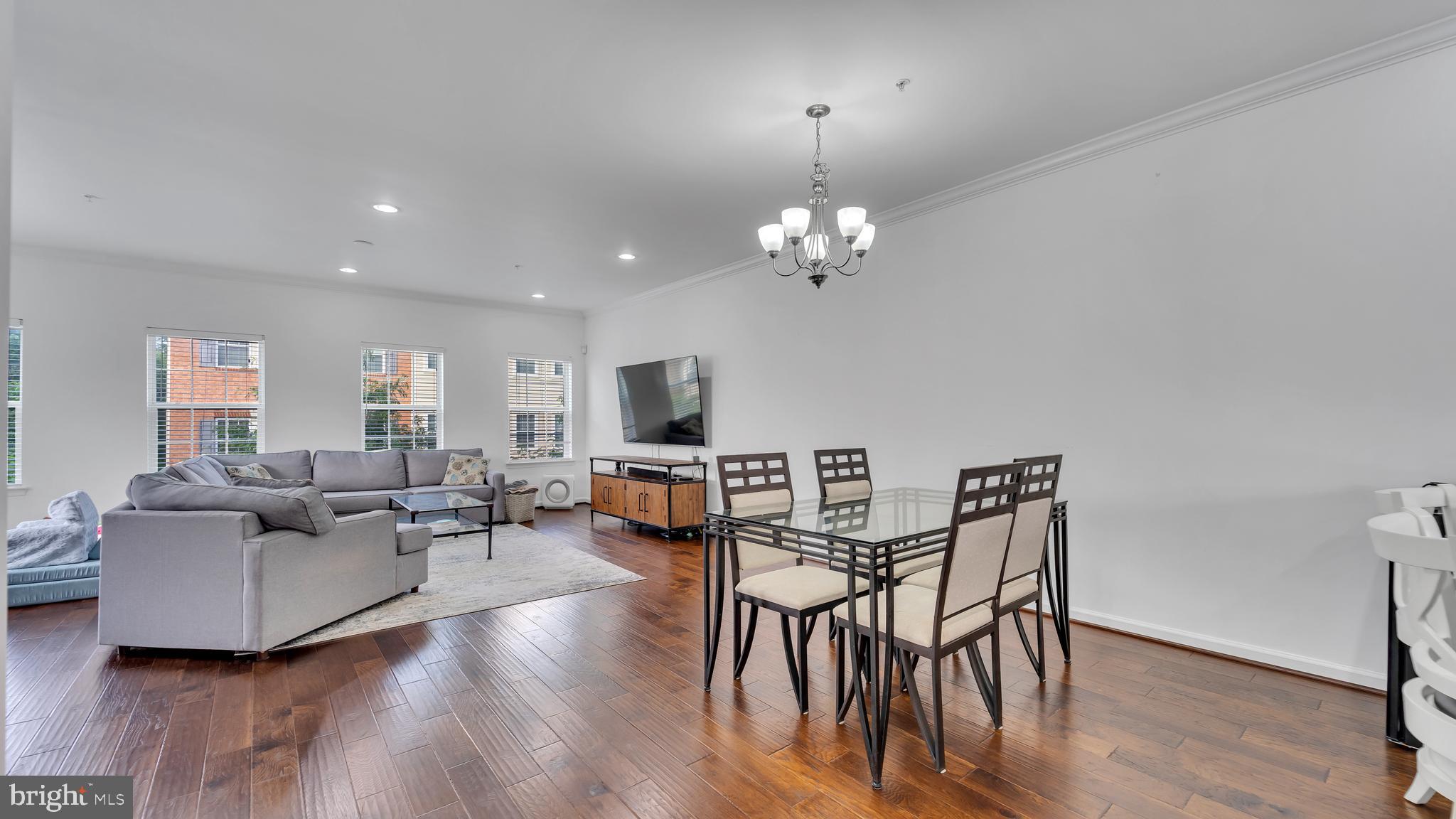 OXFORD SQUARE - Residential