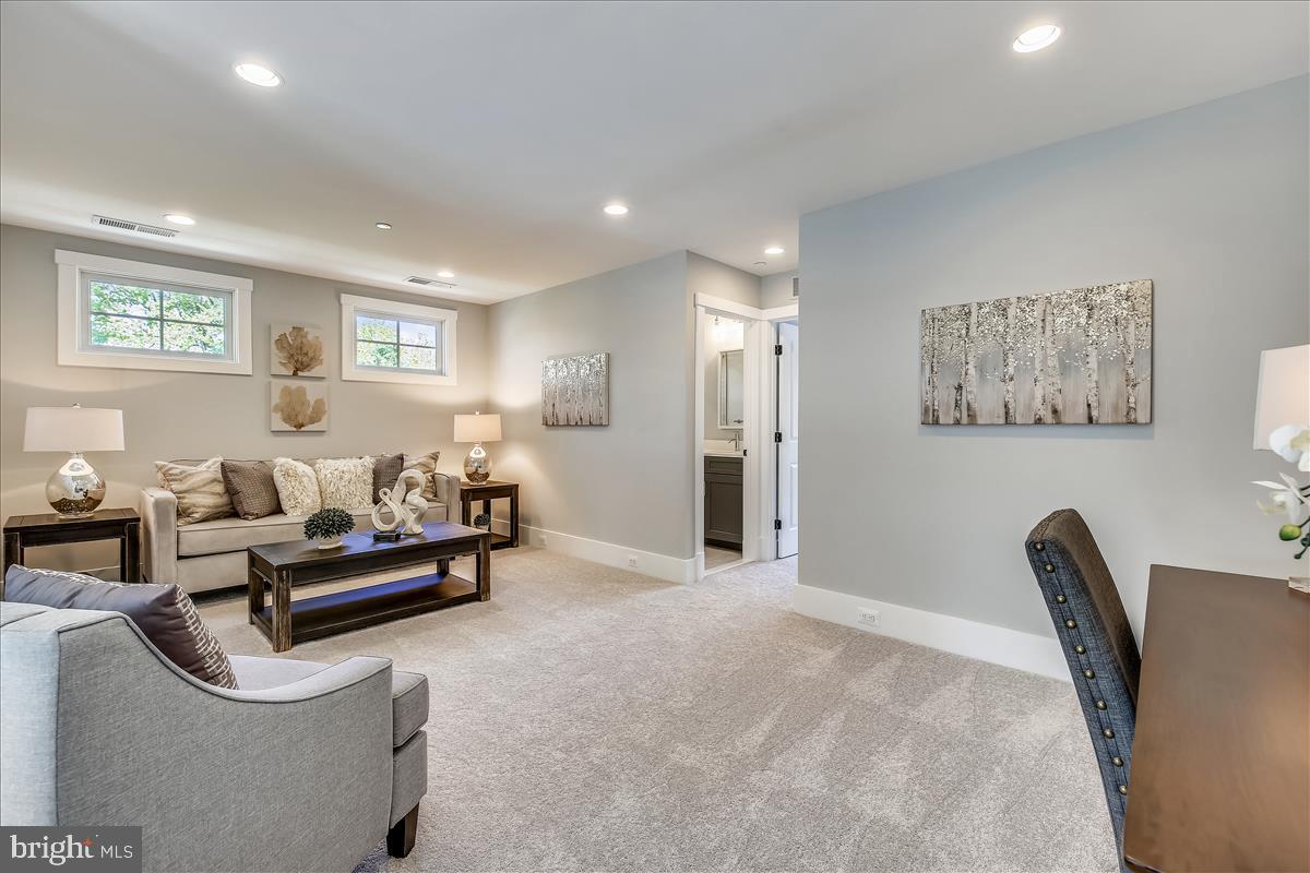 HUNTINGTON TERRACE - Residential