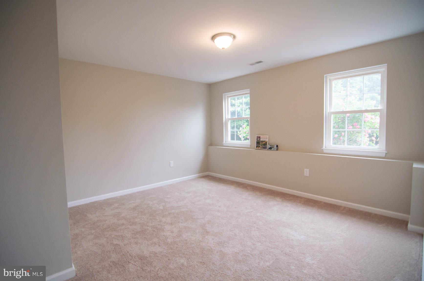 WHISPERING HILLS - Residential