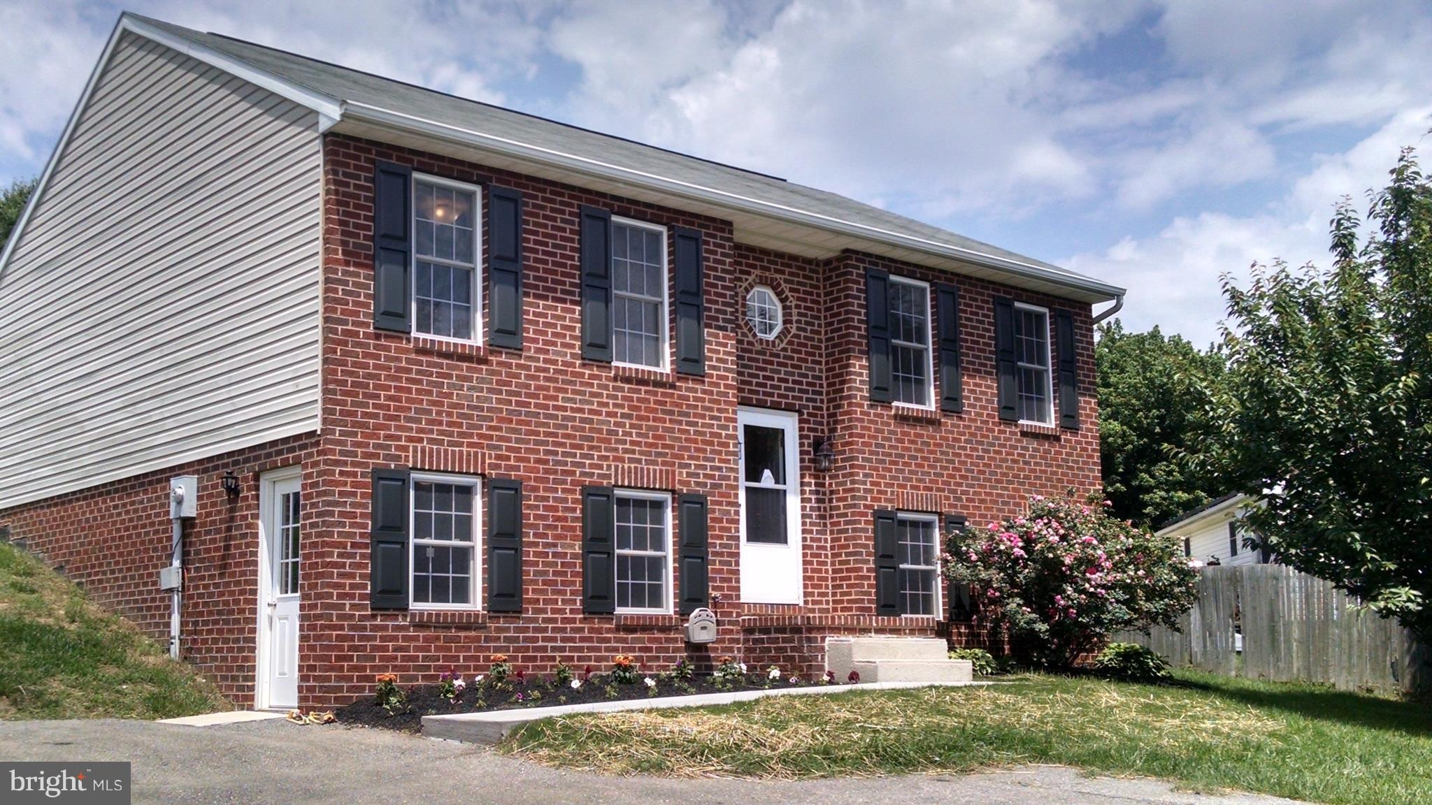 WHISPERING HILLS - Residential