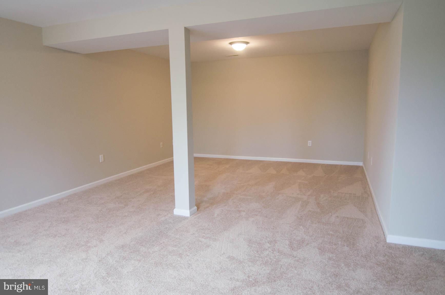 WHISPERING HILLS - Residential