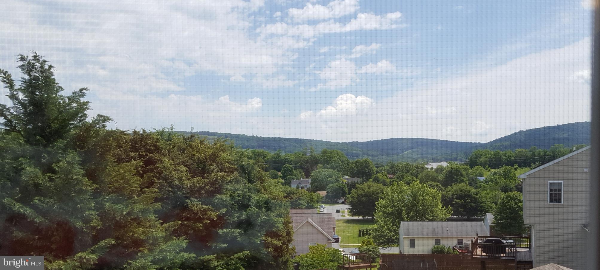 WHISPERING HILLS - Residential