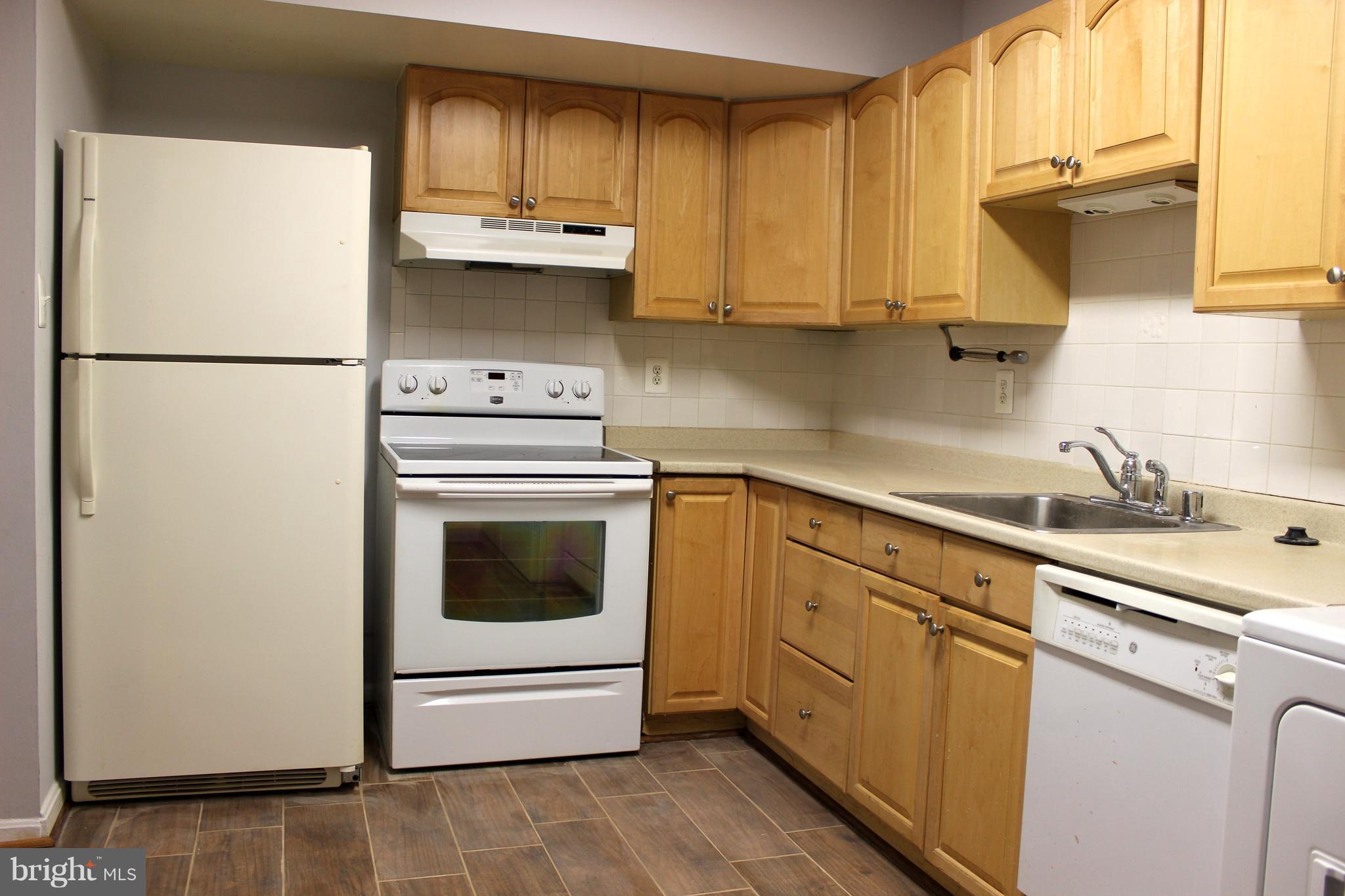 HAWTHORNE VILLAGE - Residential Lease