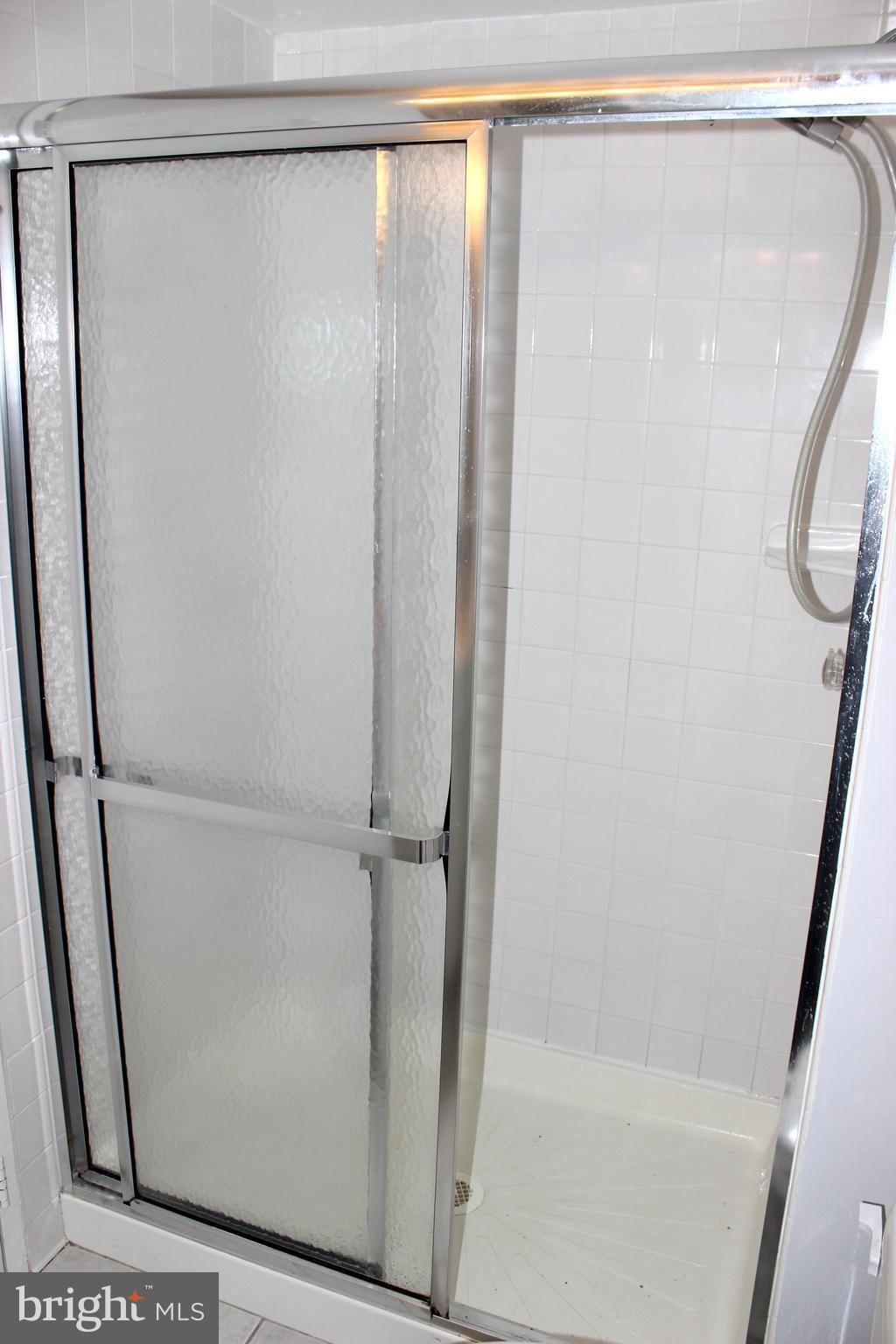 HAWTHORNE VILLAGE - Residential Lease