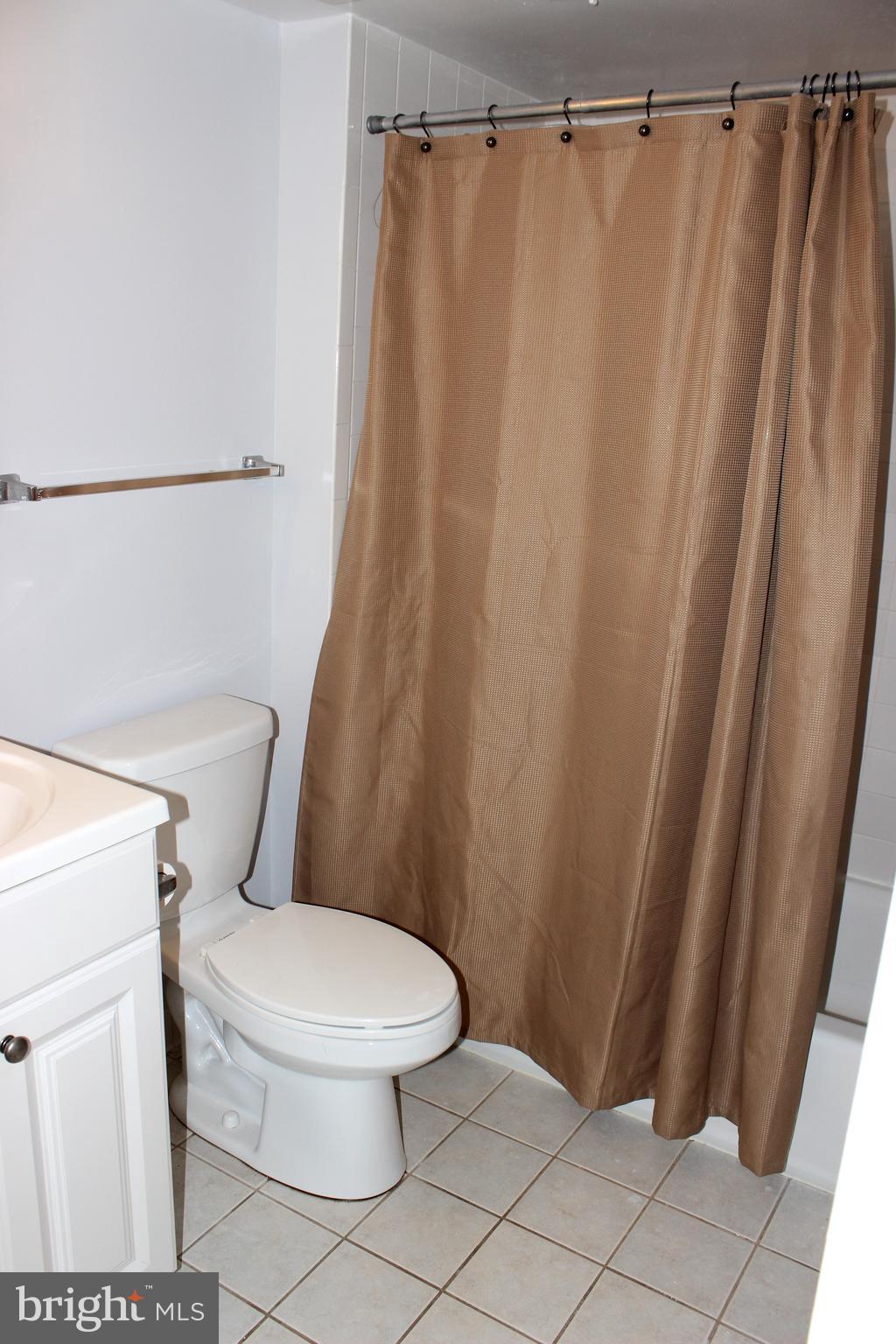 HAWTHORNE VILLAGE - Residential Lease