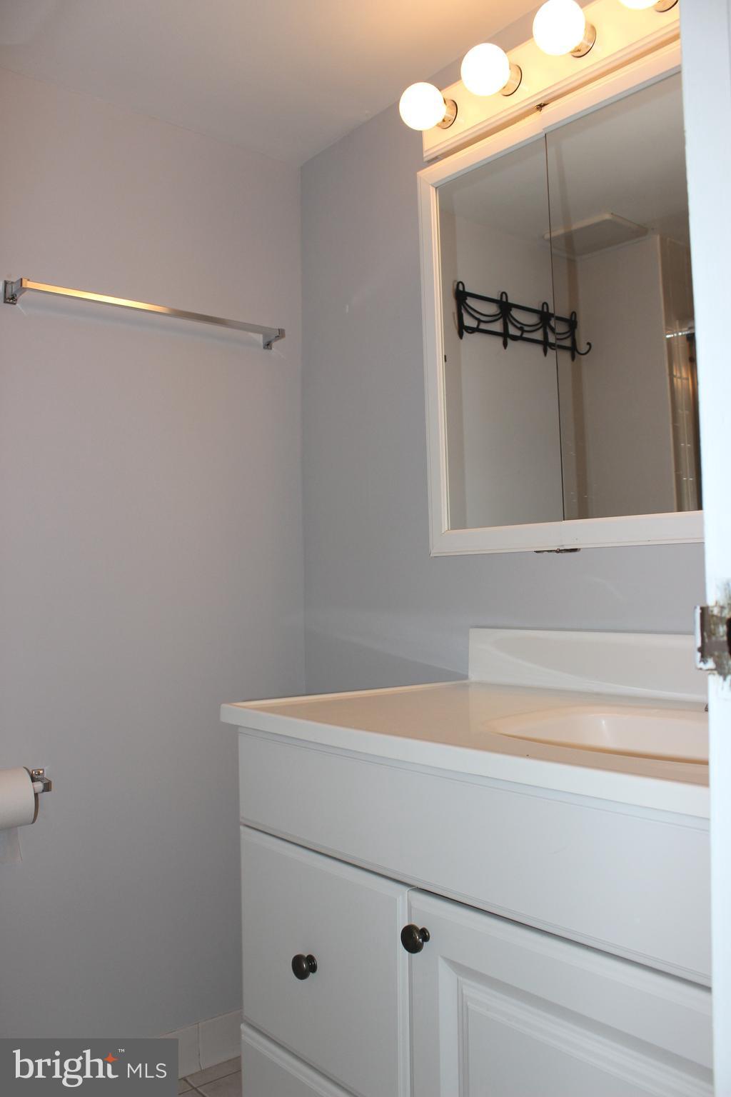 HAWTHORNE VILLAGE - Residential Lease