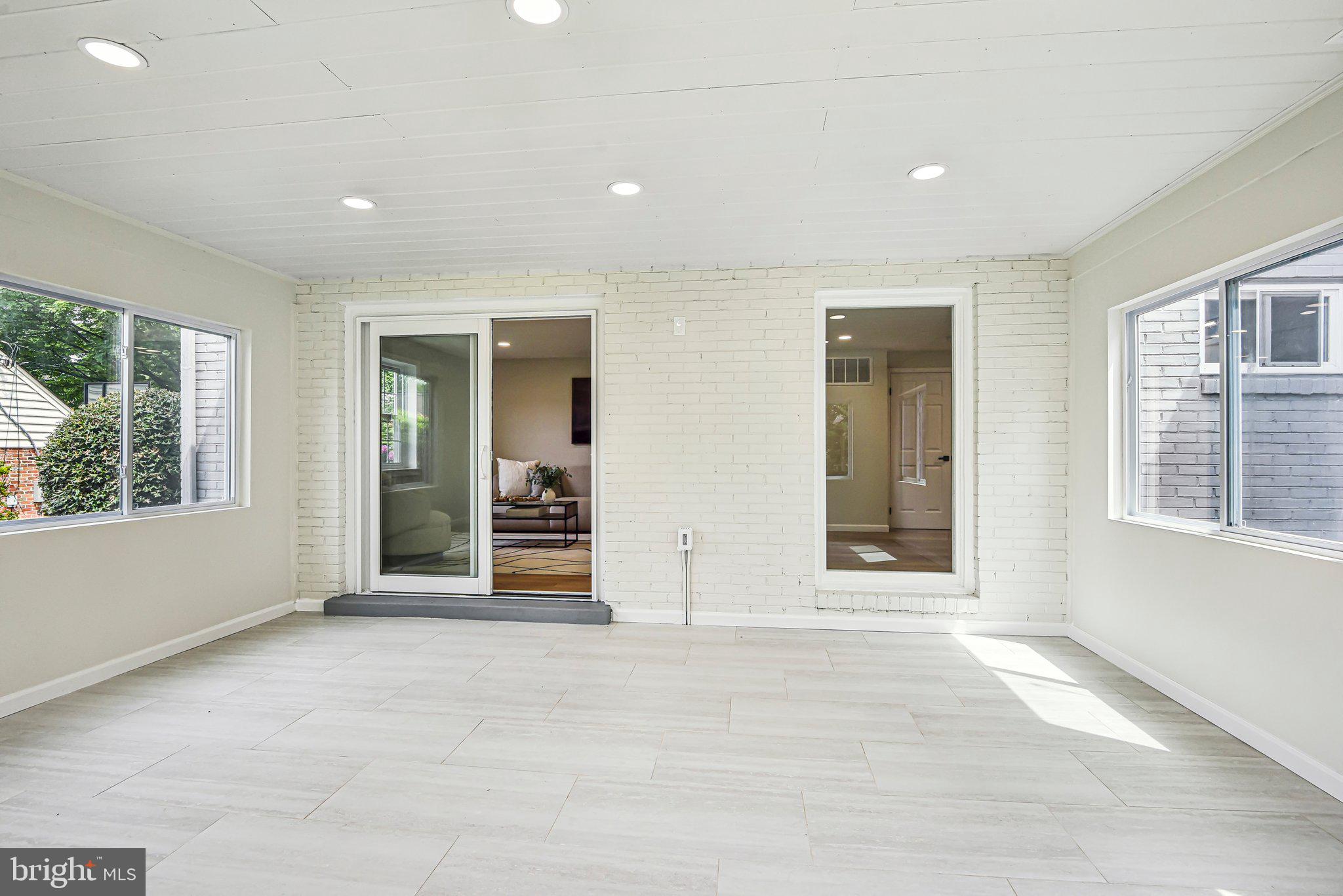 OLD FARM - Residential