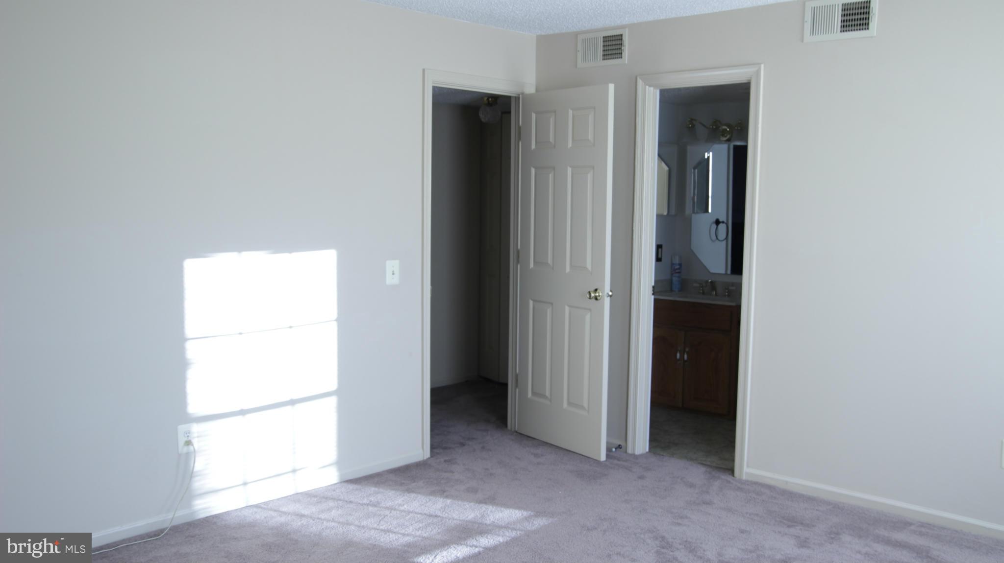 HUNTERS SQUARE - Residential