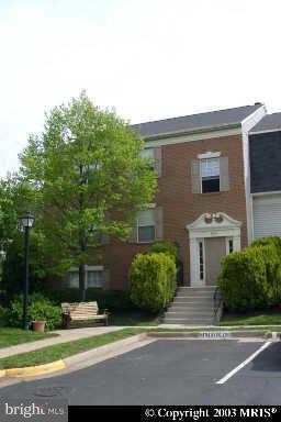 HUNTERS SQUARE - Residential