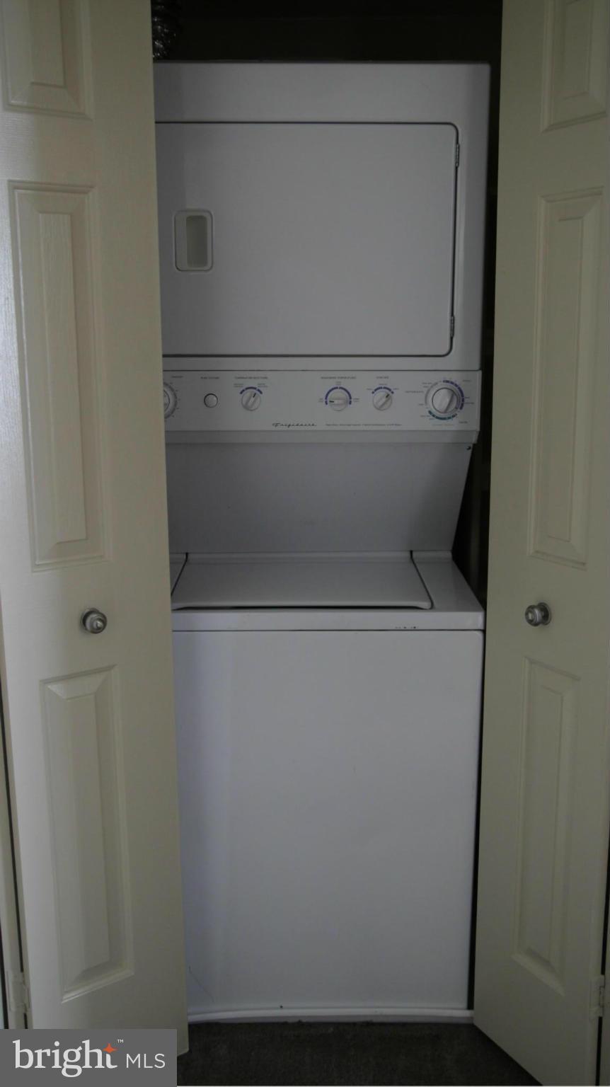 HUNTERS SQUARE - Residential