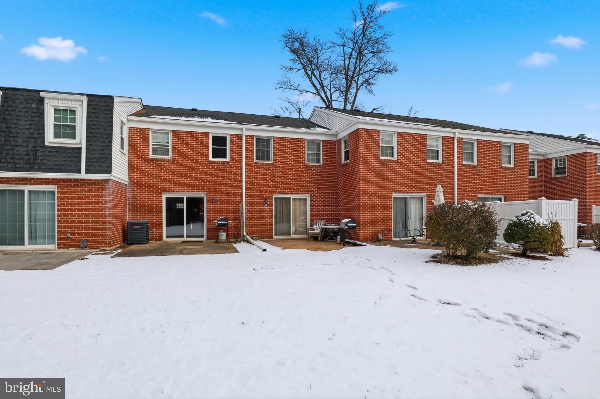 COLONY PARK CONDOS - Residential