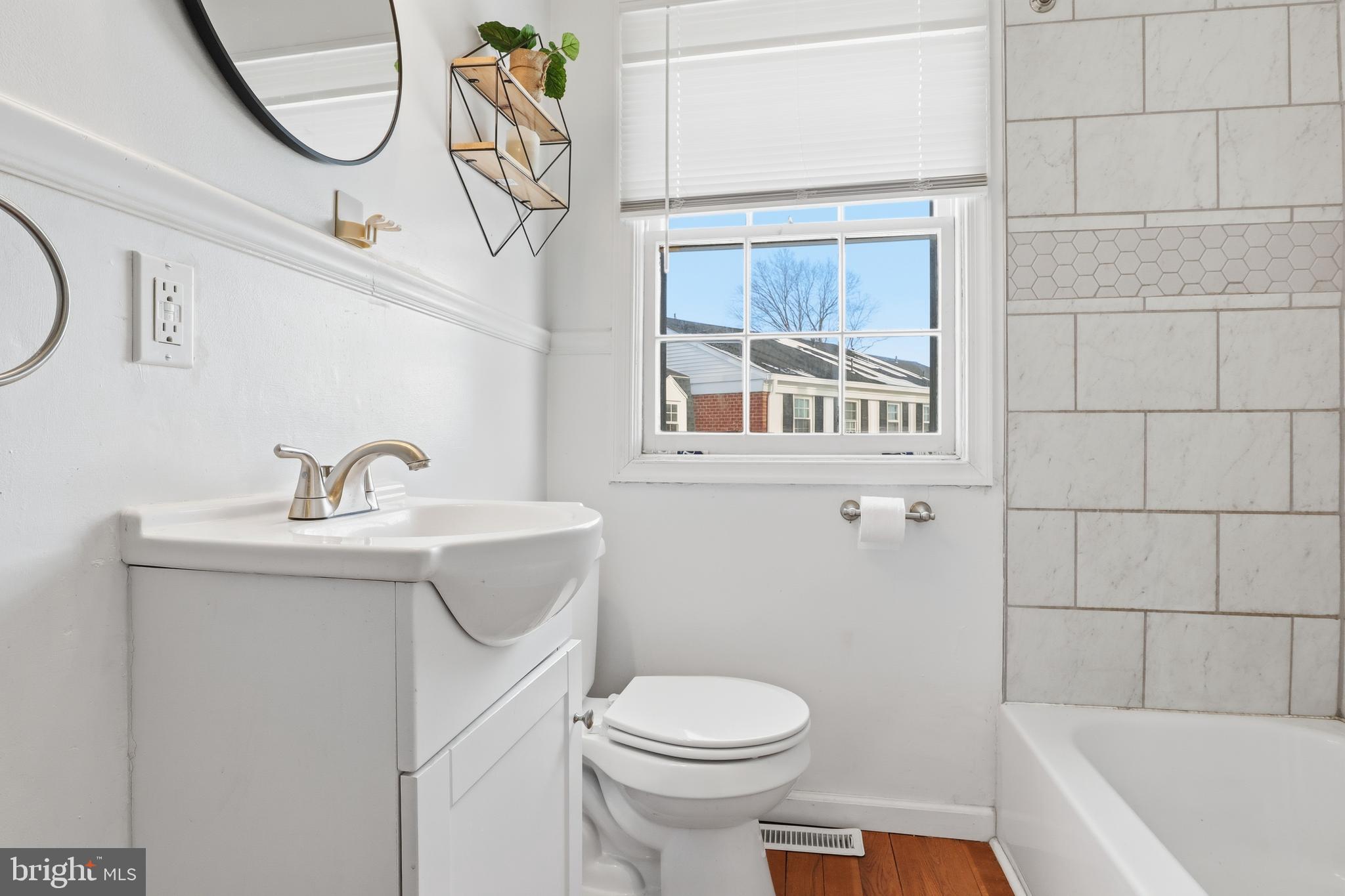 COLONY PARK CONDOS - Residential