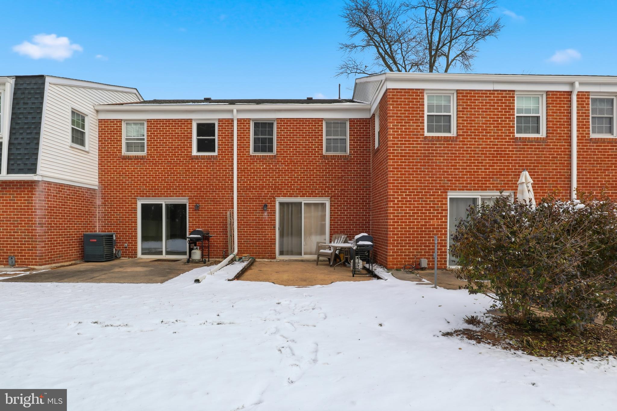 COLONY PARK CONDOS - Residential