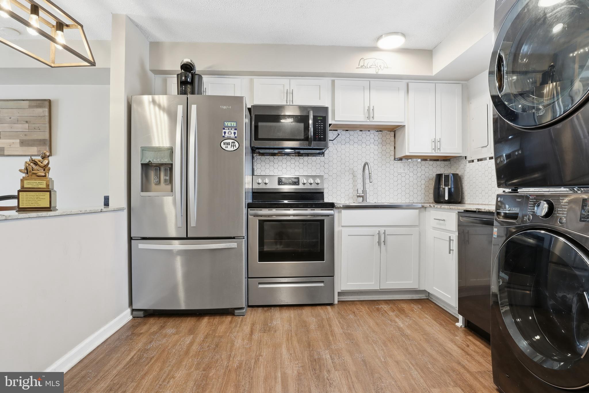 COLONY PARK CONDOS - Residential