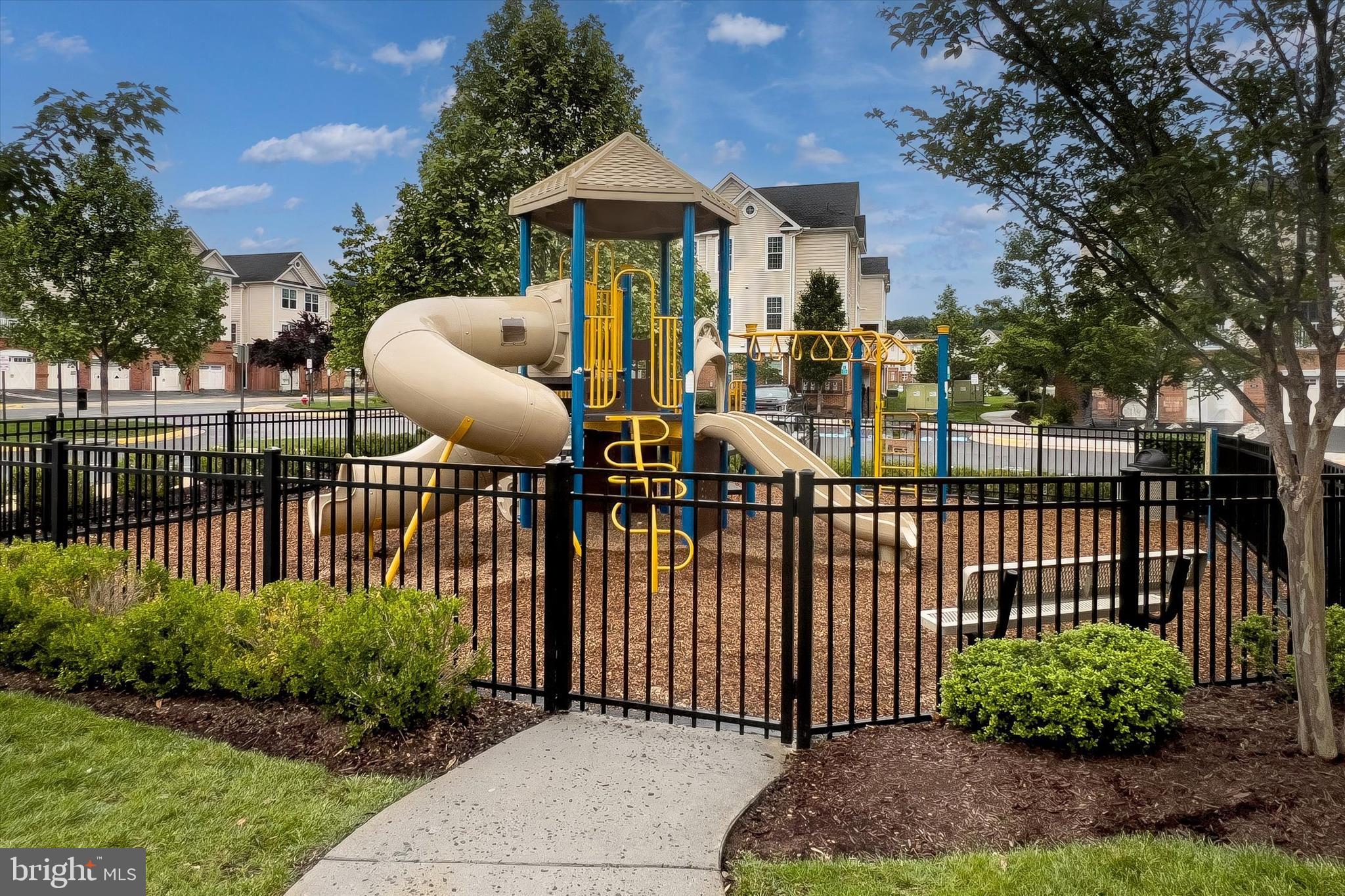 LOUDOUN VALLEY BUCKINGHAM - Residential Lease