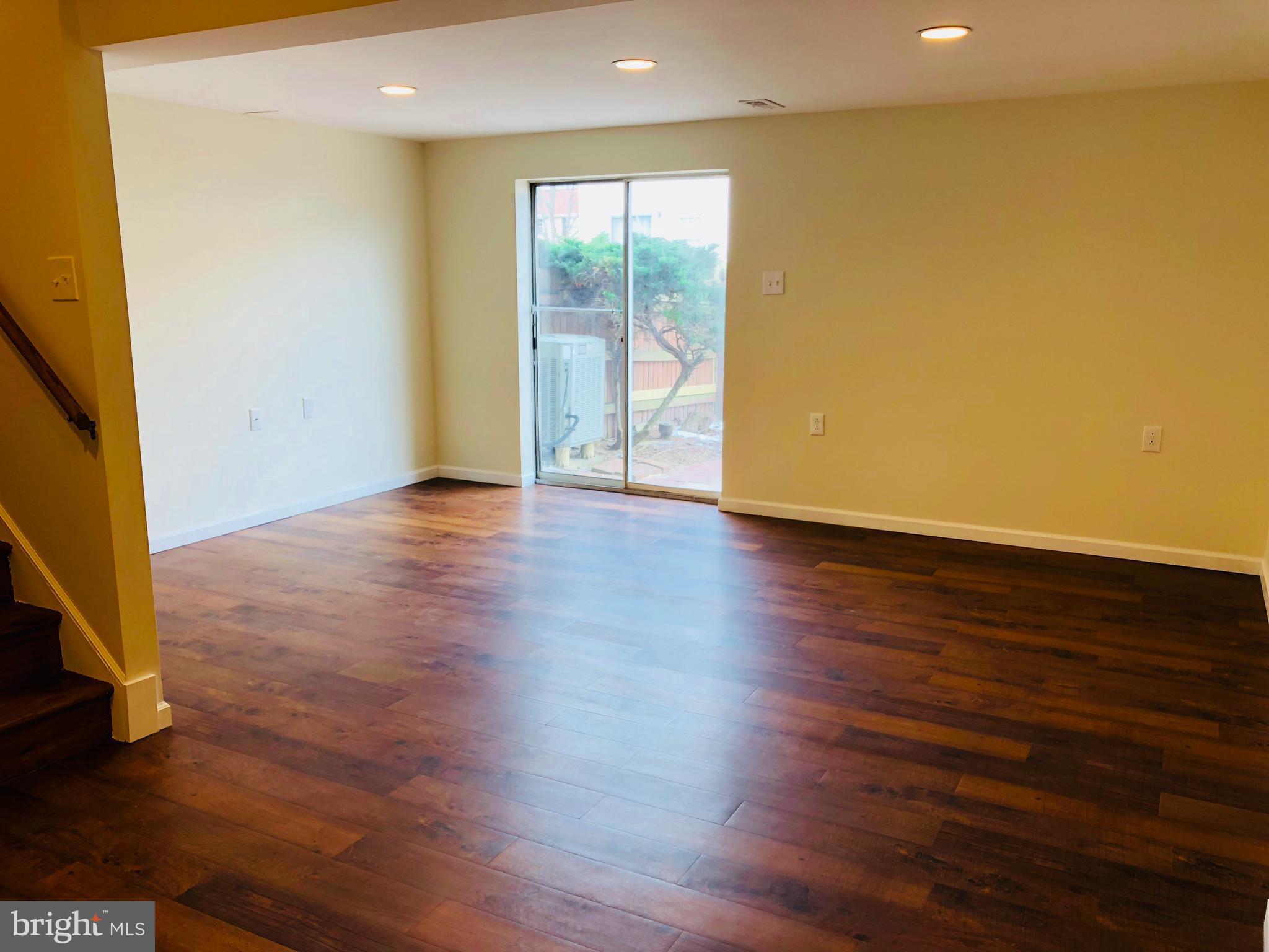 KINGS COURT - Residential Lease