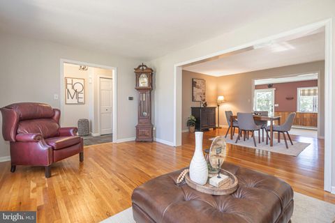 Tiny photo for 9 Larkspur Lane, LAWRENCE TOWNSHIP, NJ 08648 (MLS # NJME2074500)