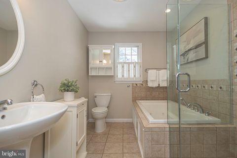 Tiny photo for 9 Larkspur Lane, LAWRENCE TOWNSHIP, NJ 08648 (MLS # NJME2074500)