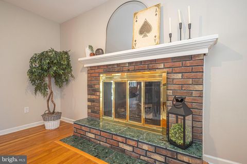 Tiny photo for 9 Larkspur Lane, LAWRENCE TOWNSHIP, NJ 08648 (MLS # NJME2074500)