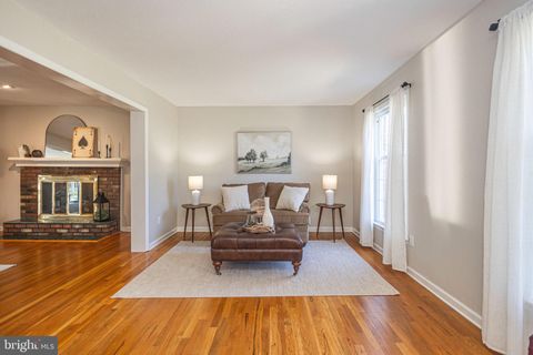 Tiny photo for 9 Larkspur Lane, LAWRENCE TOWNSHIP, NJ 08648 (MLS # NJME2074500)