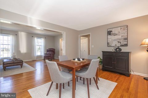 Tiny photo for 9 Larkspur Lane, LAWRENCE TOWNSHIP, NJ 08648 (MLS # NJME2074500)