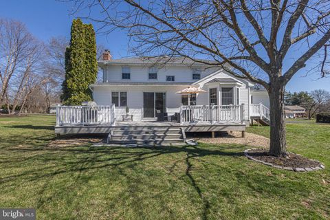 Tiny photo for 9 Larkspur Lane, LAWRENCE TOWNSHIP, NJ 08648 (MLS # NJME2074500)