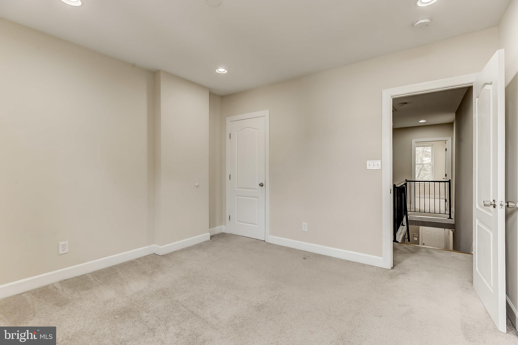 CHARLES VILLAGE - Residential Lease