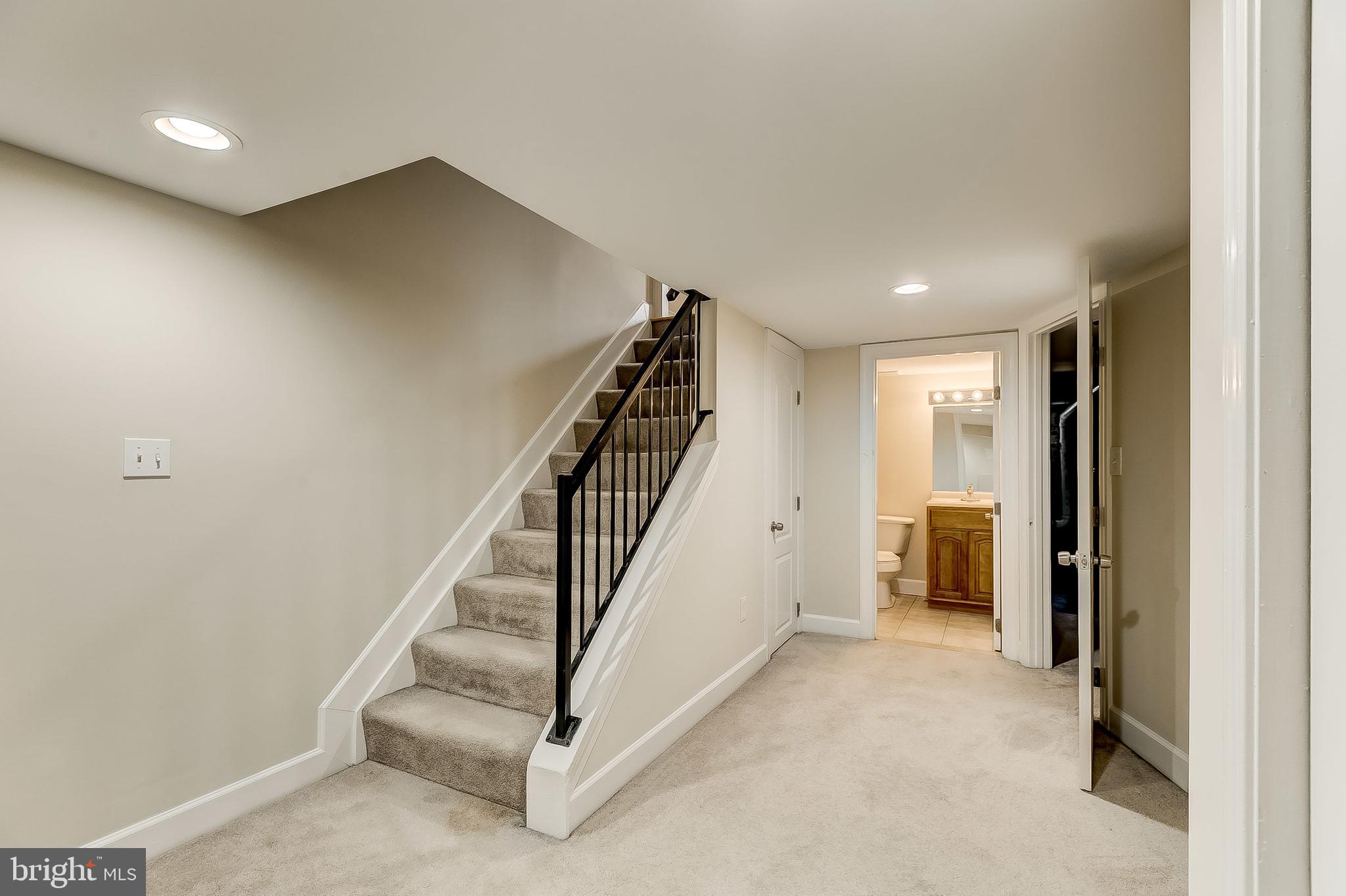 CHARLES VILLAGE - Residential Lease