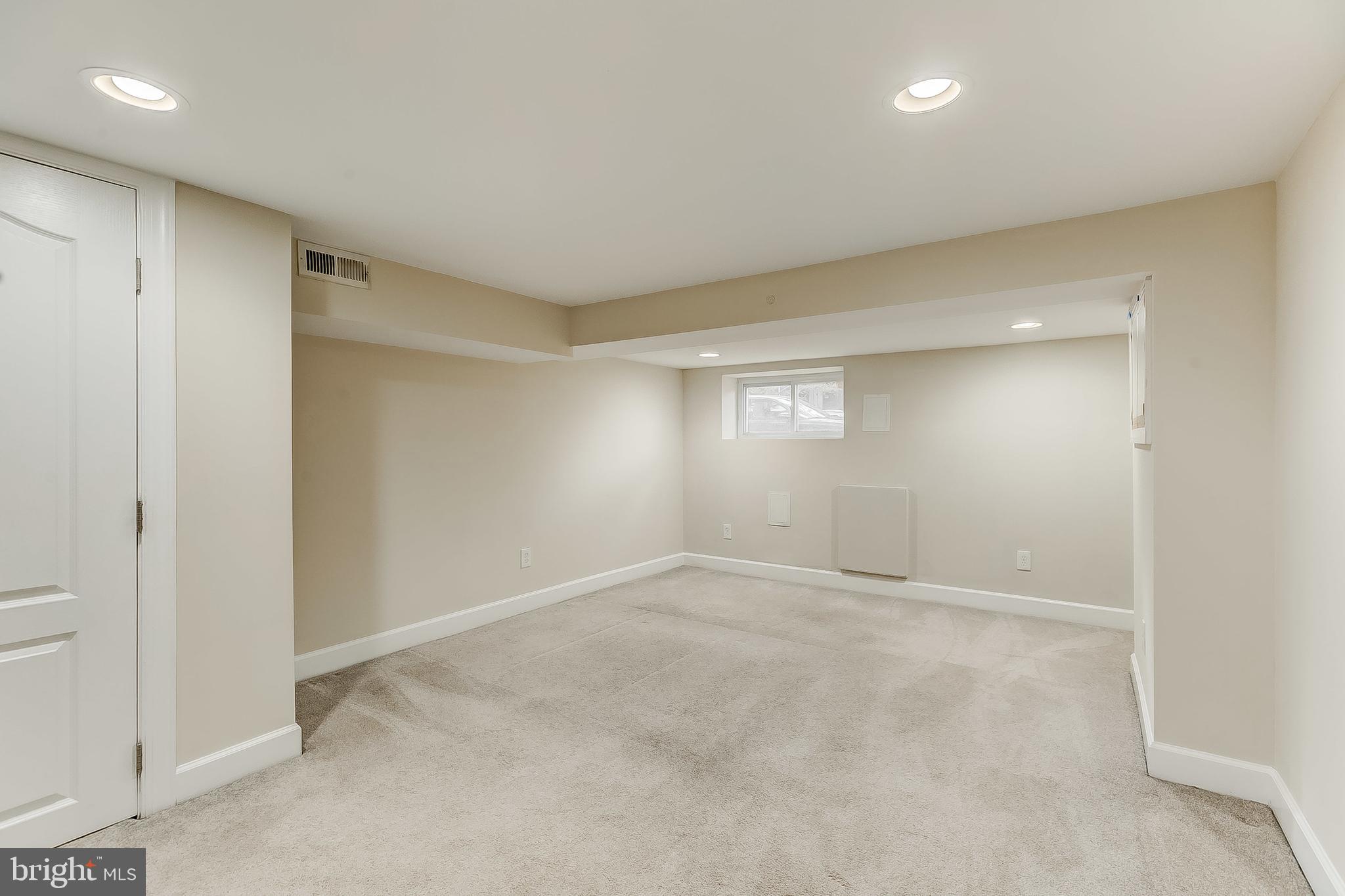 CHARLES VILLAGE - Residential Lease