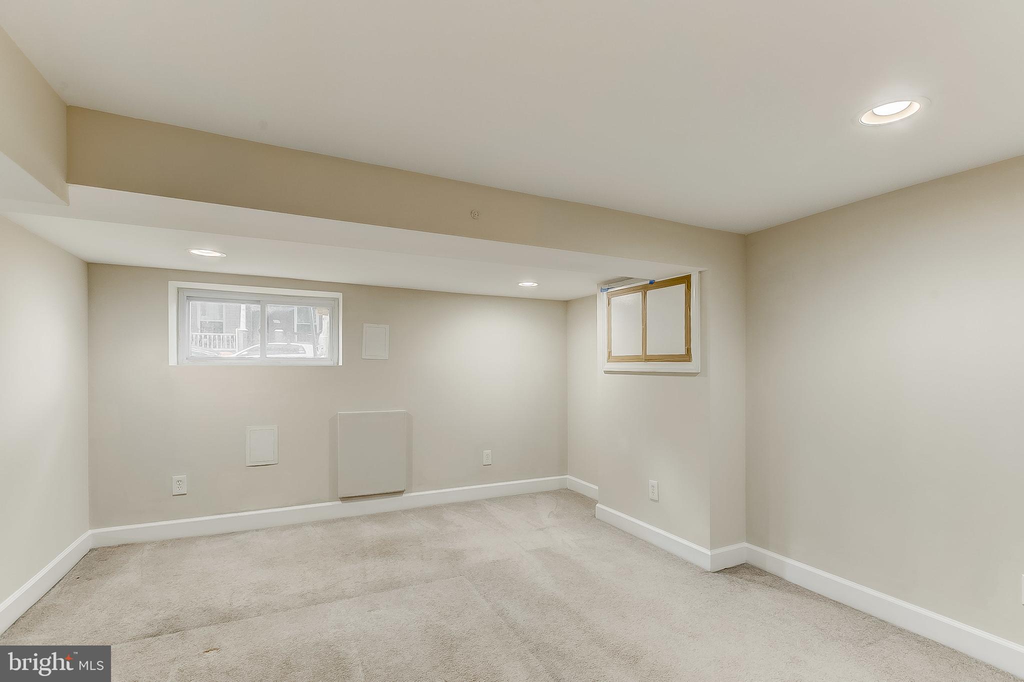 CHARLES VILLAGE - Residential Lease